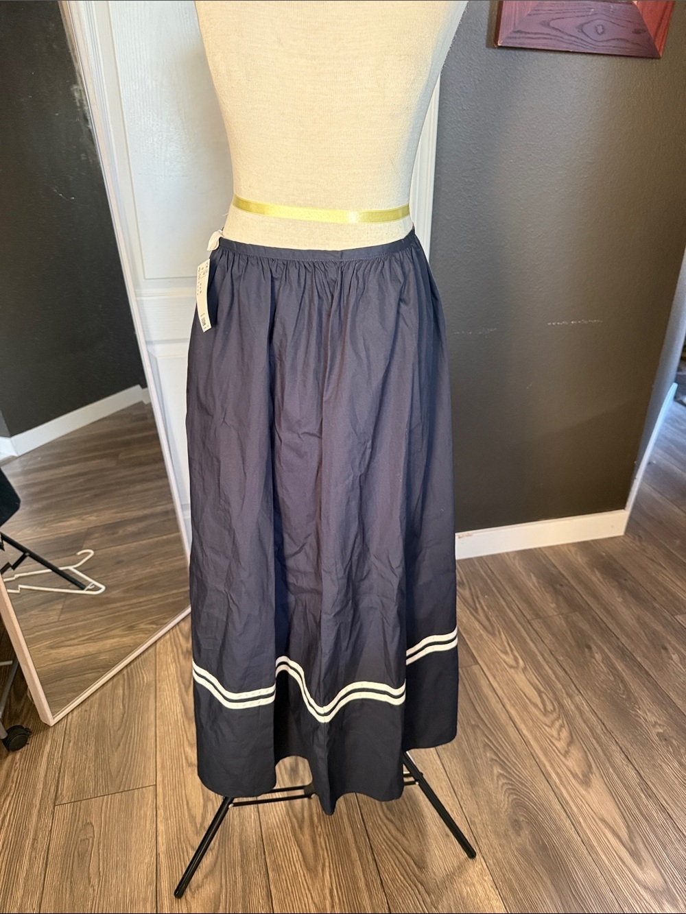 H&M Black Women's skirt circle stripe nwt